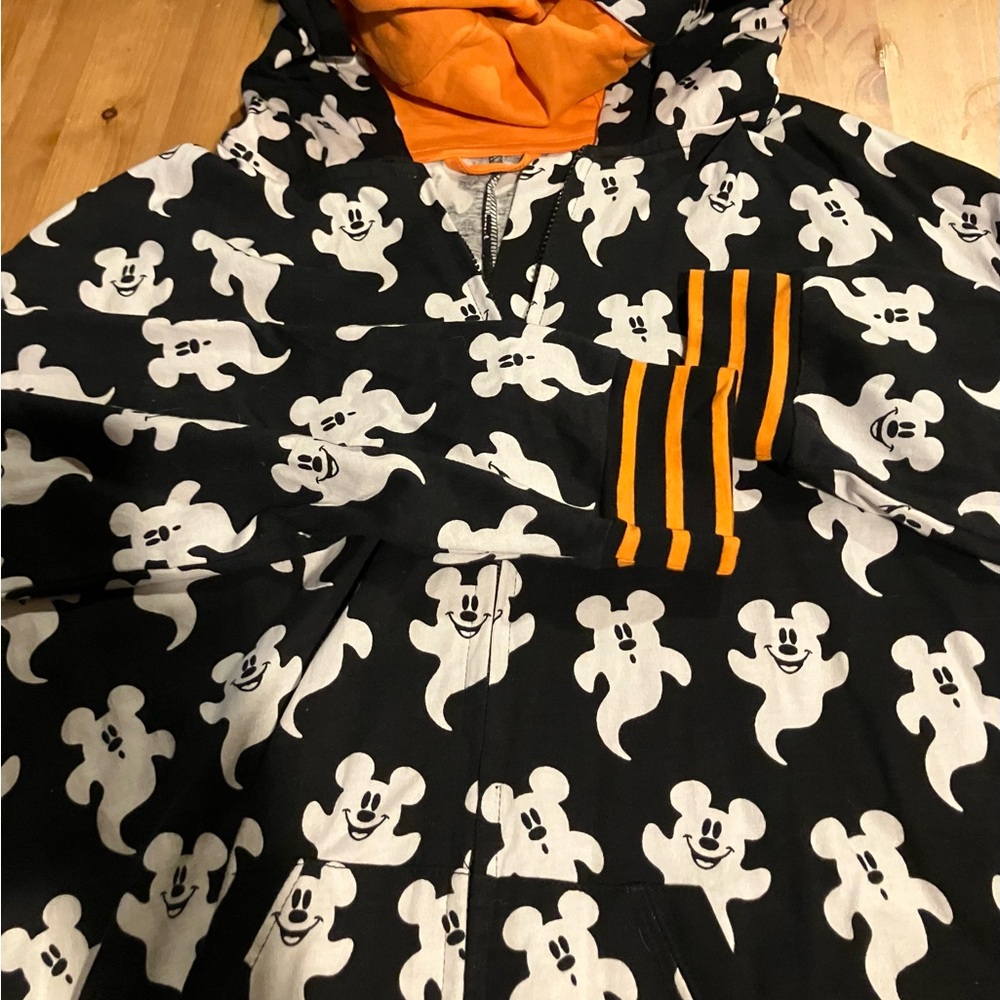 NWT Rare Unisex Disney Black and White Ghost Print Hoodie. Size Medium - Picture 3 of 5